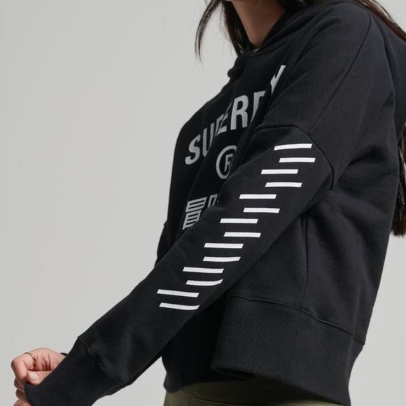 Superdry Black Boxy Sweatshirt with Relaxed Fit - Picture 5 of 8